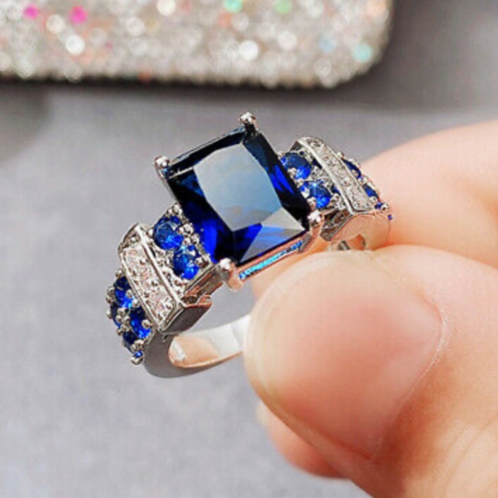 New 925 Sterling silver blue stone Ring